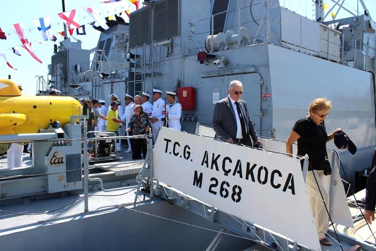 Erdek\'te askeri gemiler vatandaşların ziyaretine açıldı