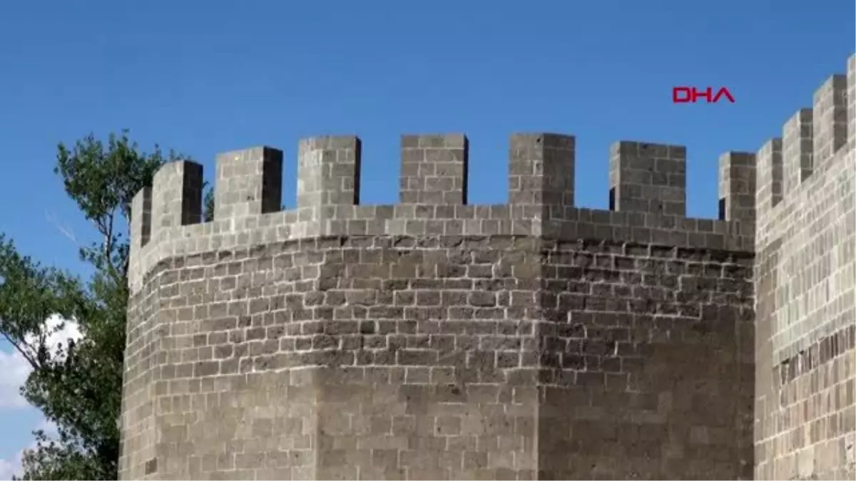 Erzurum kalesi\'nde 800 yıllık isale hattı ortaya çıkarıldı