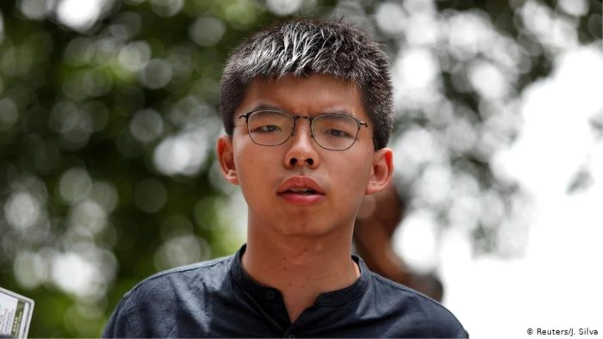 Hong Kong\'un \'Şemsiye Devrimi\' lideri serbest bırakıldı