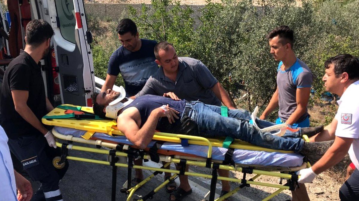 Mersin\'de tarım işçilerini taşıyan kamyon devrildi: 1 ölü, 12 yaralı