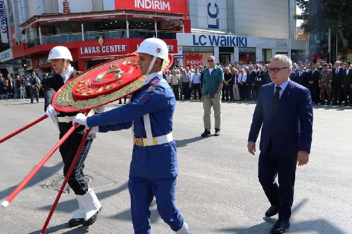 Niğde\'de zafer bayramı kutlandı