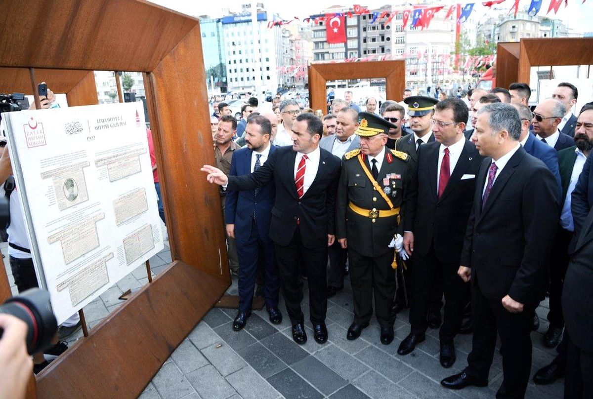 Taksim Meydanı\'nda \'Zafer Haftası Sergisi\' açıldı