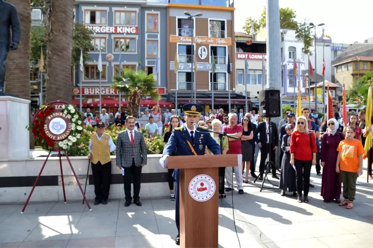 Zafer Bayramı\'nda komutanın konuşması duygulandırdı