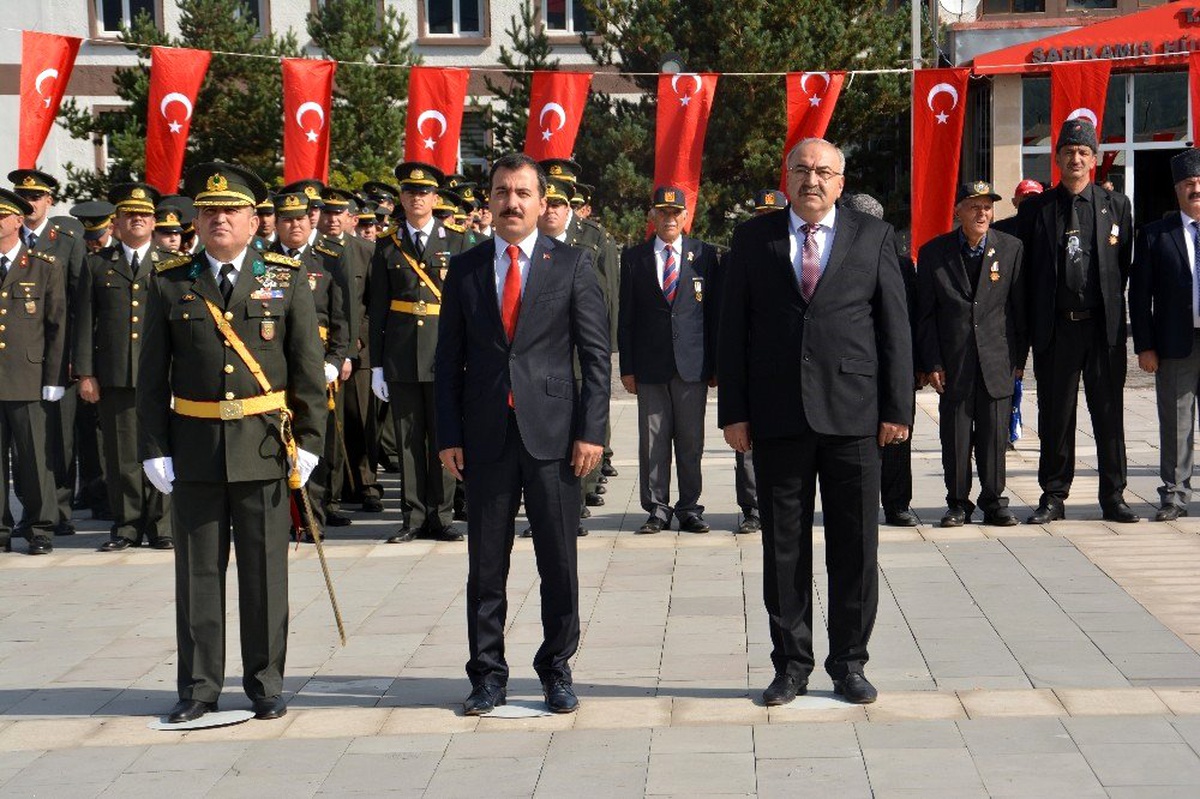 Zafer Bayramı Sarıkamış\'ta törenle kutlandı
