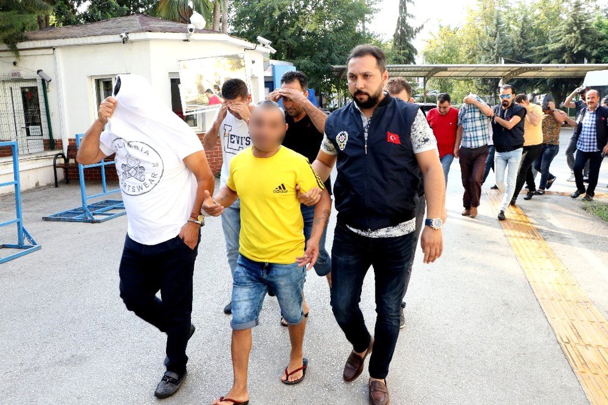 9 ildeki fuhuş operasyonunda 13 tutuklama