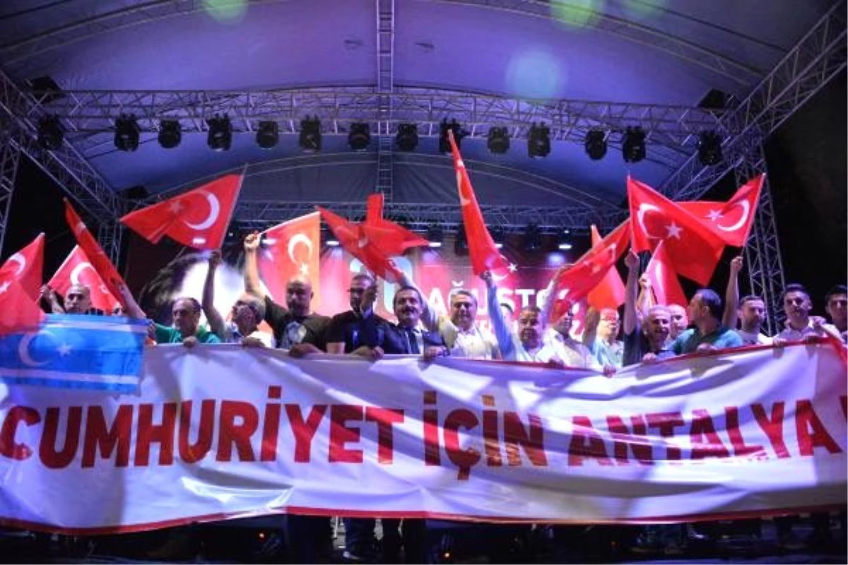 Antalya\'da zafer konseri
