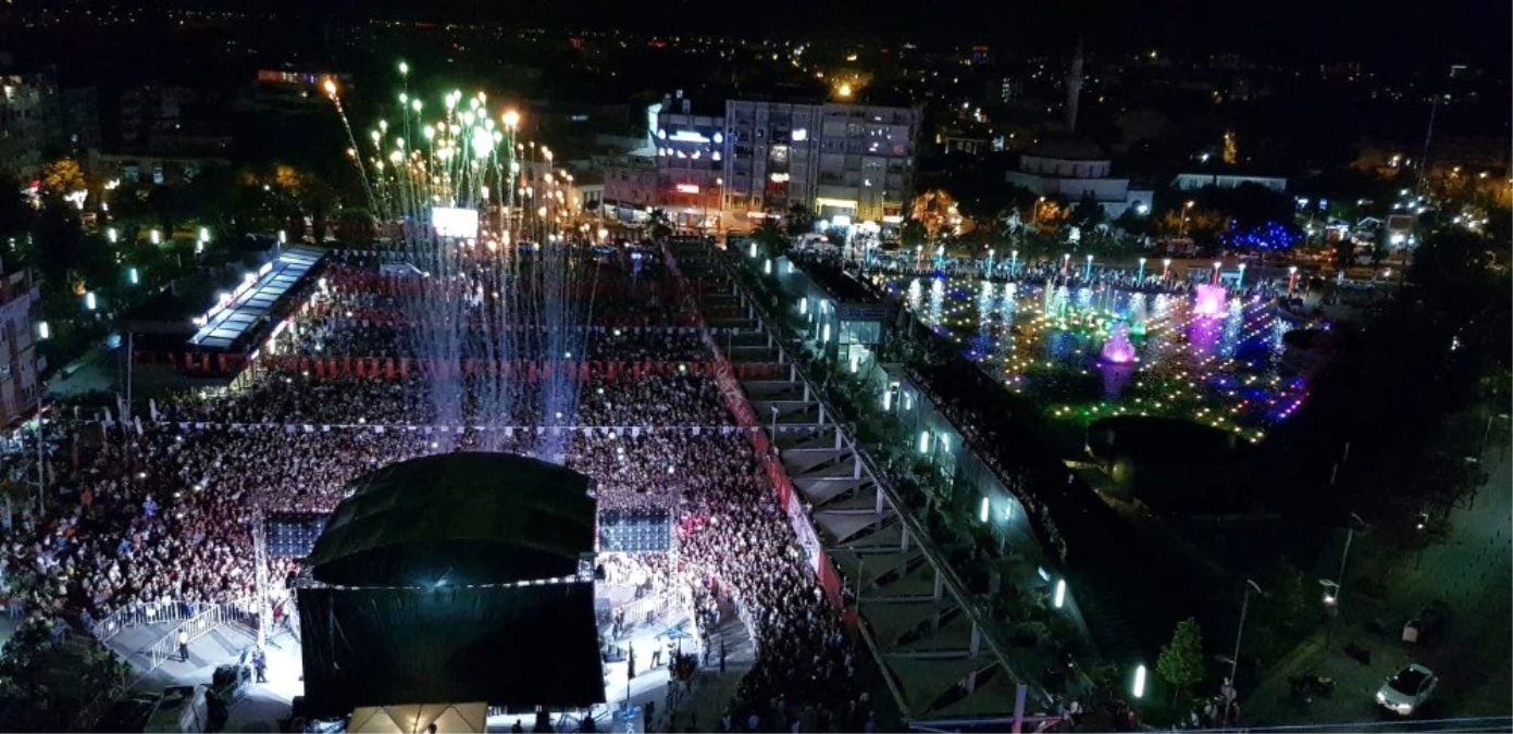 Aydın Büyükşehir Belediyesi\'den renkli kutlama