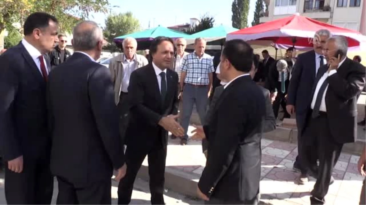 Bakan Turhan\'dan Anayasa Mahkemesi Başkanı Arslan\'a taziye ziyareti