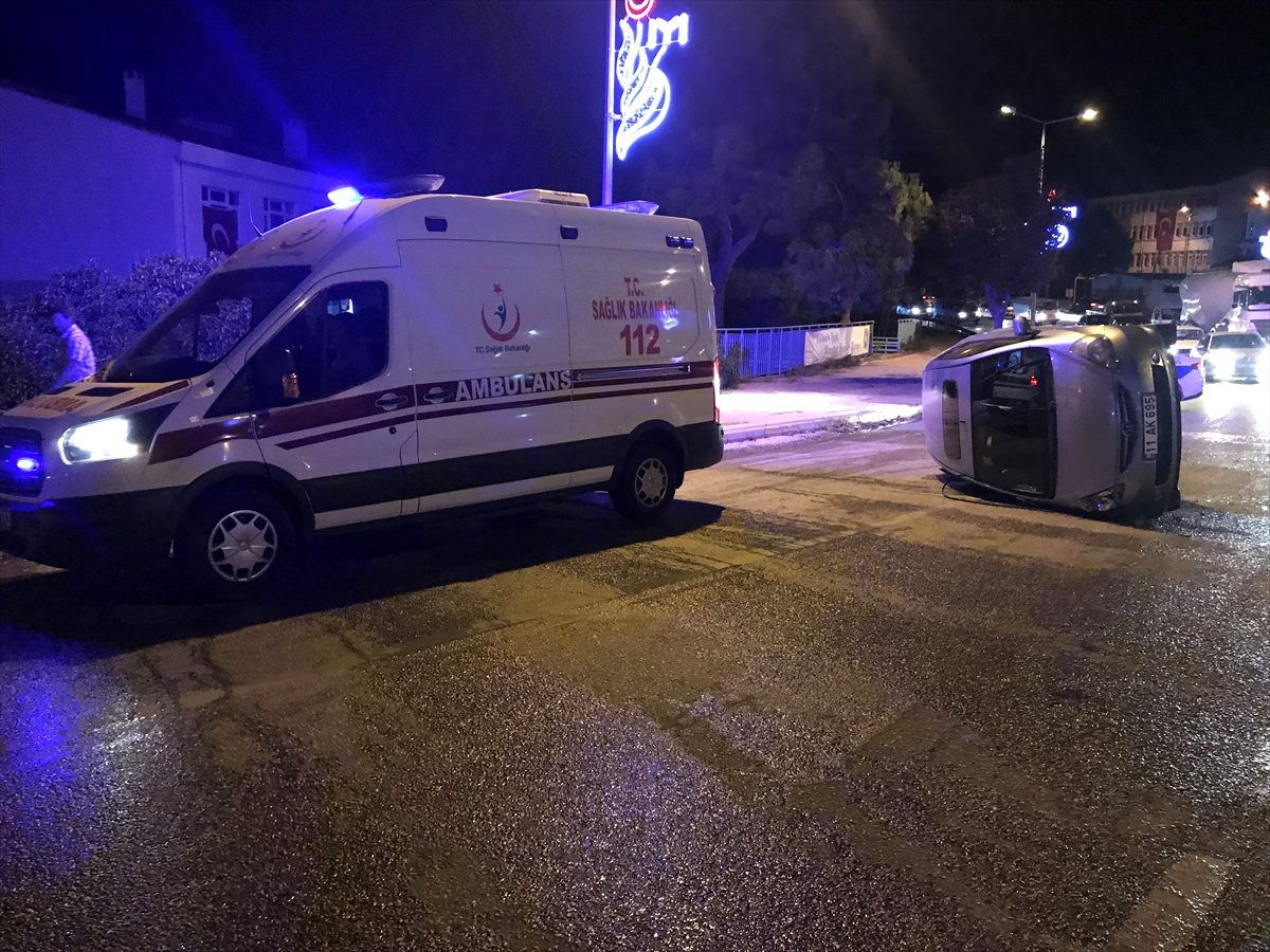 Bilecik\'te trafik kazası: 2 yaralı
