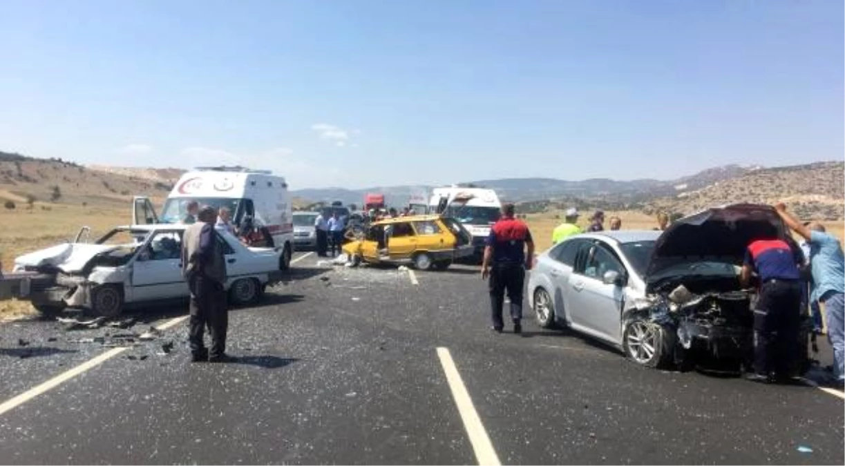 Burdur\'da zincirleme trafik kazası: 1 ölü, 9 yaralı