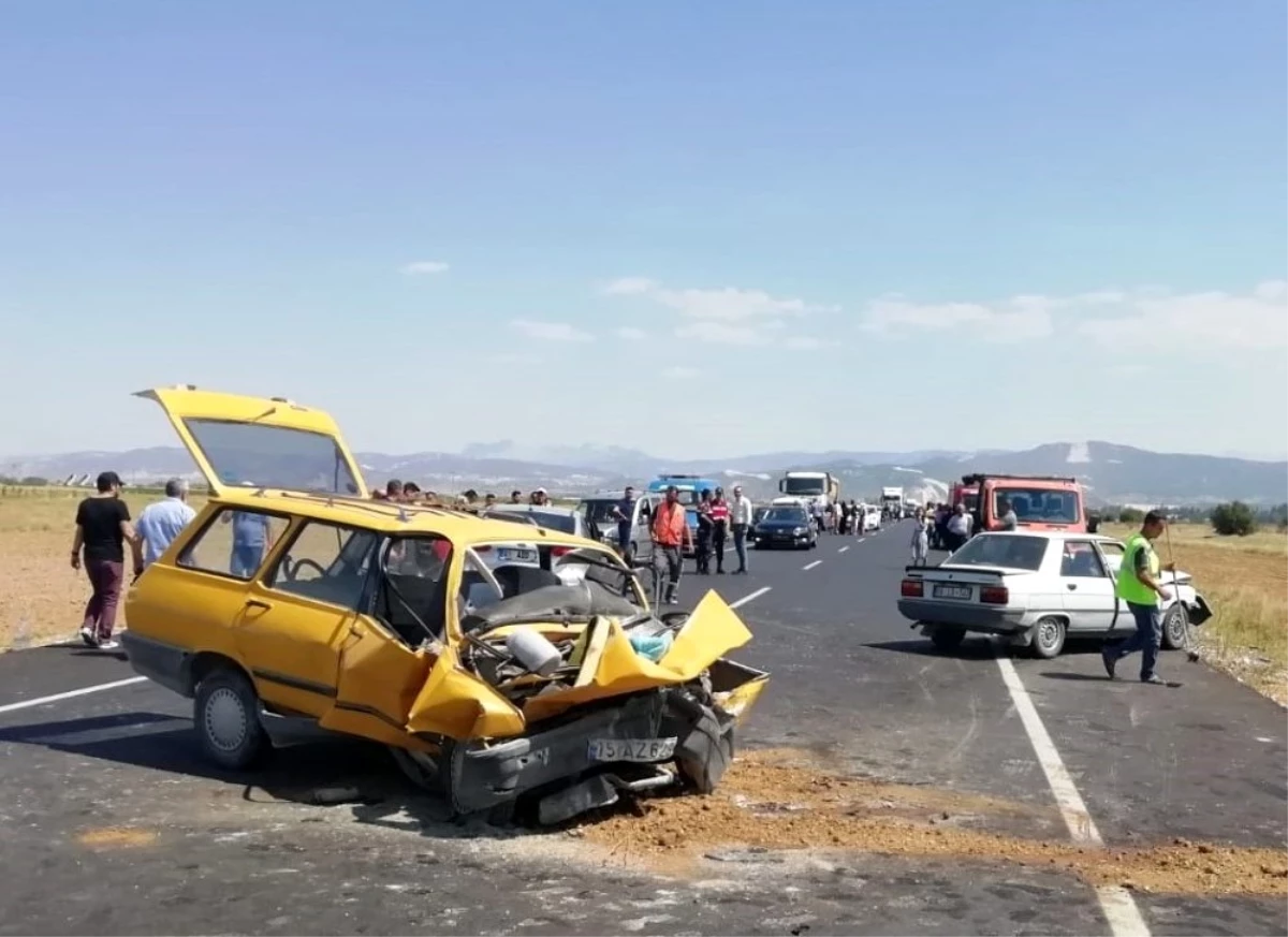 Burdur\'da trafik kazası : 1 ölü, 9 yaralı