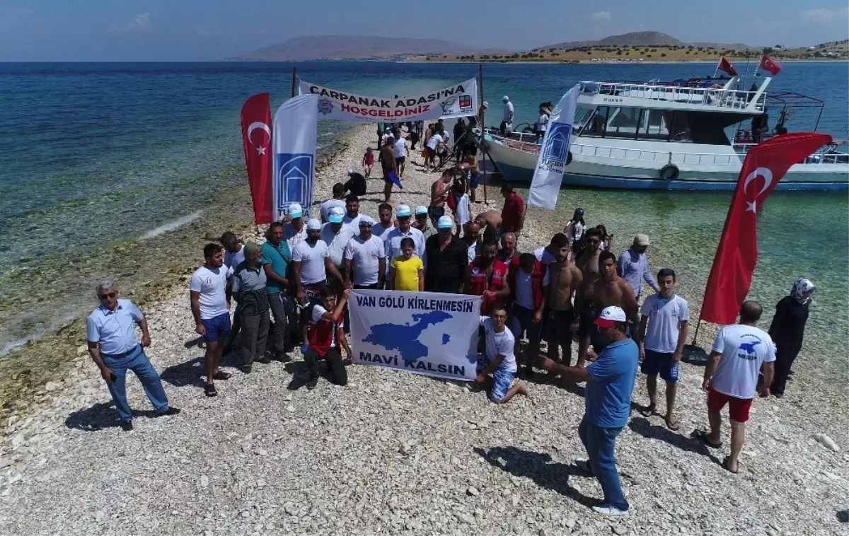 Çarpanak Adası\'na antik yoldan su altı yürüyüşü