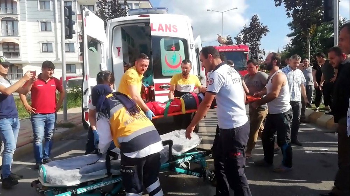 Çekici ile motosiklet çarpıştı: 1 yaralı