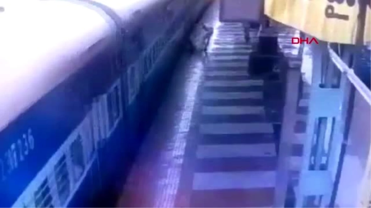Dha dış \' istasyonda korku dolu anlar\' ayağı tren ile platform arasına sıkıştı