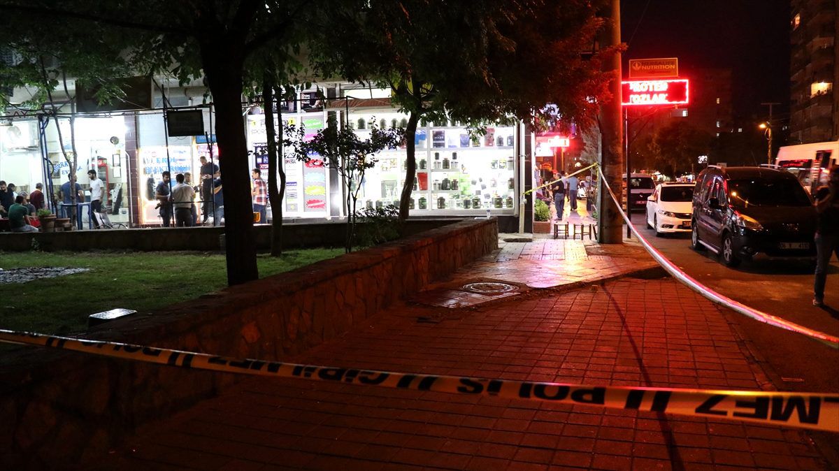 Diyarbakır\'da kardeşler arasında kavga: 1 yaralı