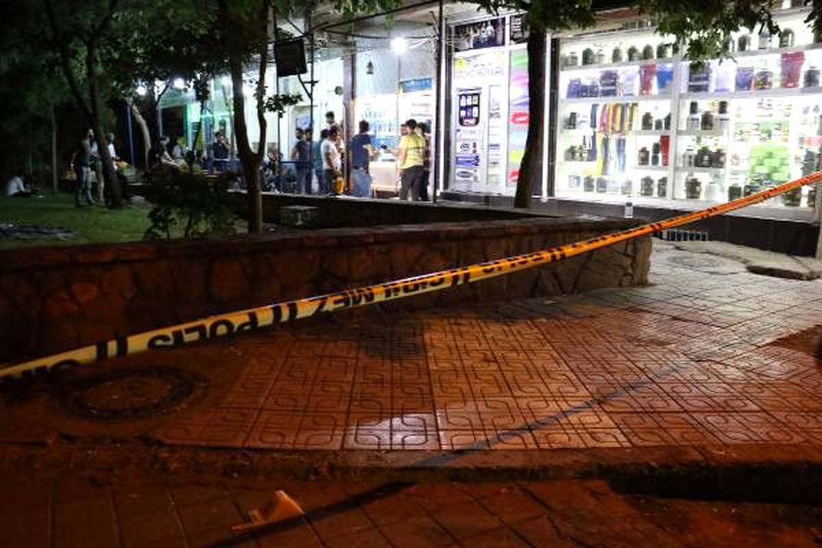 Diyarbakır\'da kardeşlerin silahlı kavgası: 1 yaralı