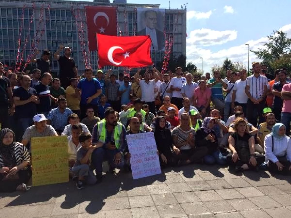 İşten çıkarılan işçilerin ibb binası önündeki eylemi devam ediyor