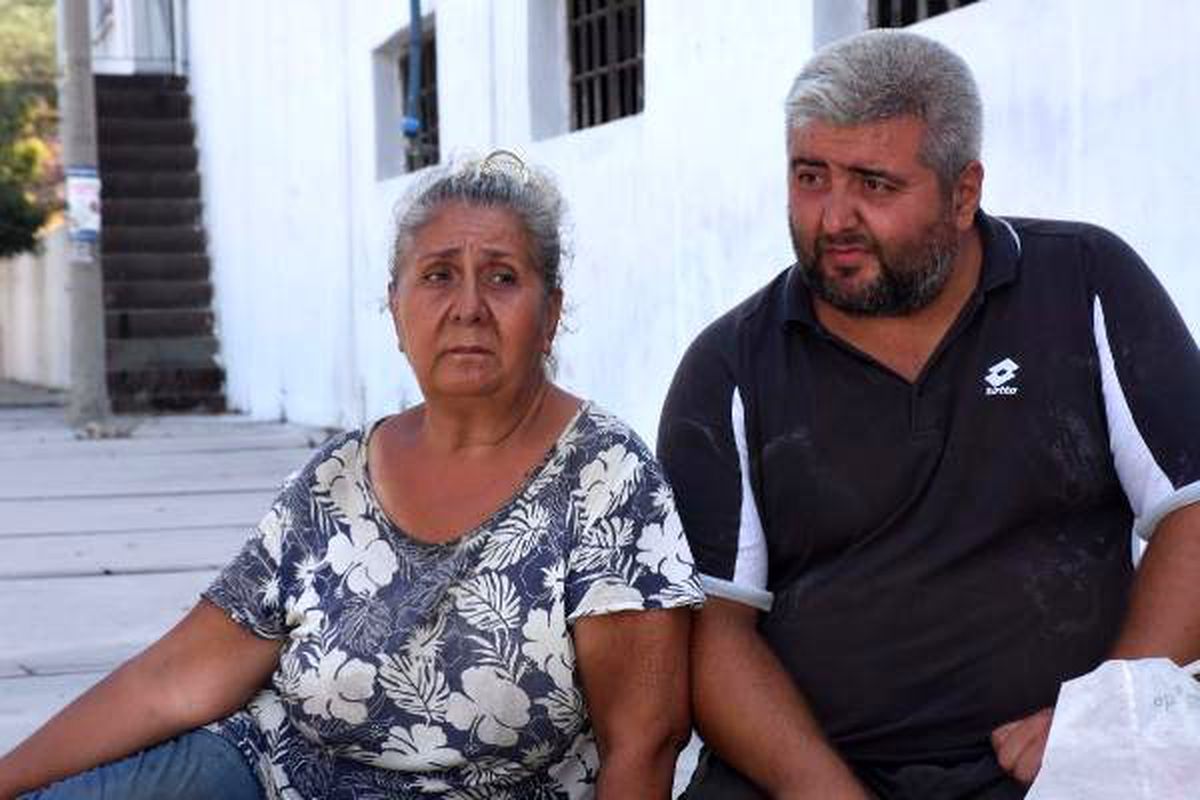 Kaldırımda yaşayan anne ve oğlunun dramı