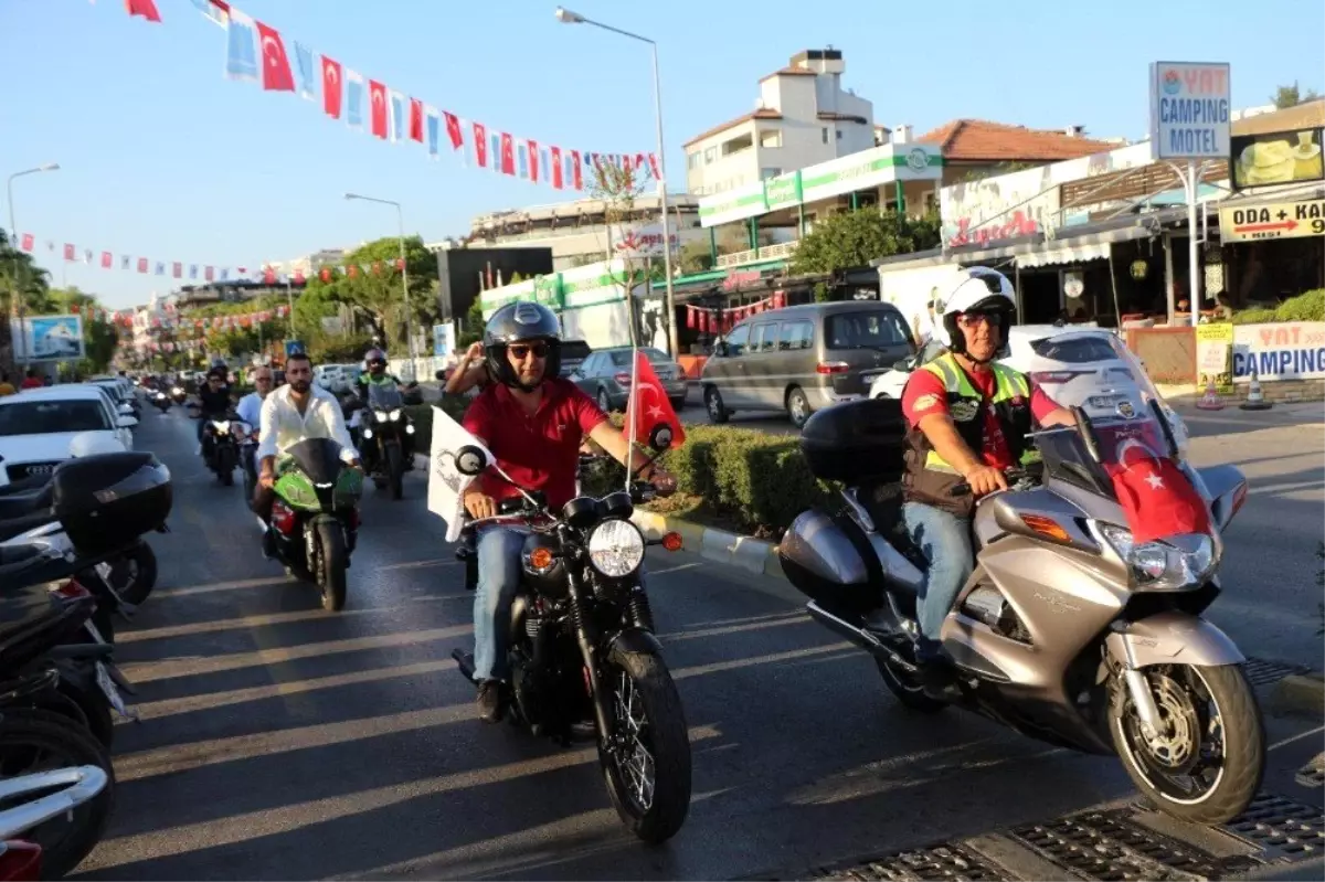 Kuşadası\'nda Zafer Bayramı kutlamaları devam ediyor