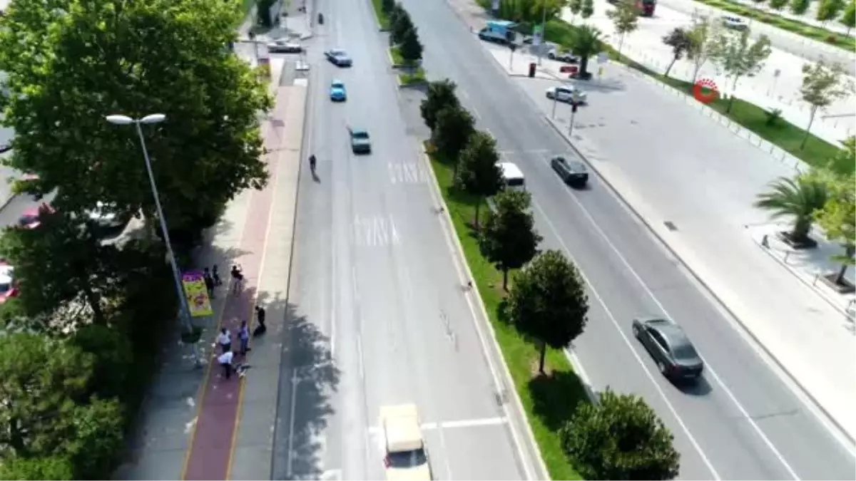 Onlarca klasik aracın bir araya geldiği 30 Ağustos konvoyu havadan görüntülendi