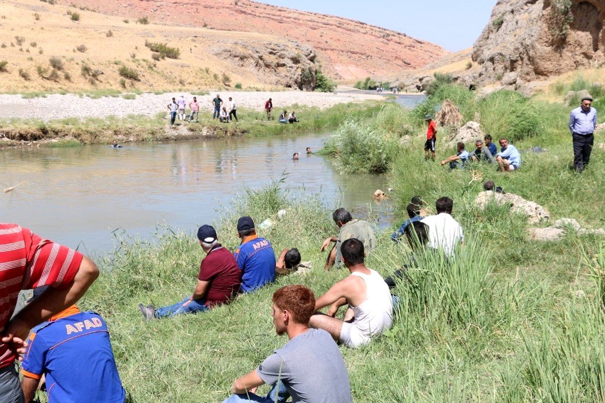 Siirt\'te Basur Çay\'ına giren 1 çocuk boğuldu