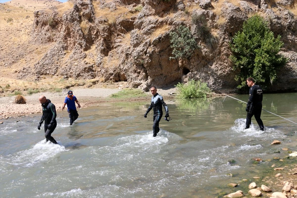 Siirt\'te çaya giren 11 yaşındaki çocuk boğuldu