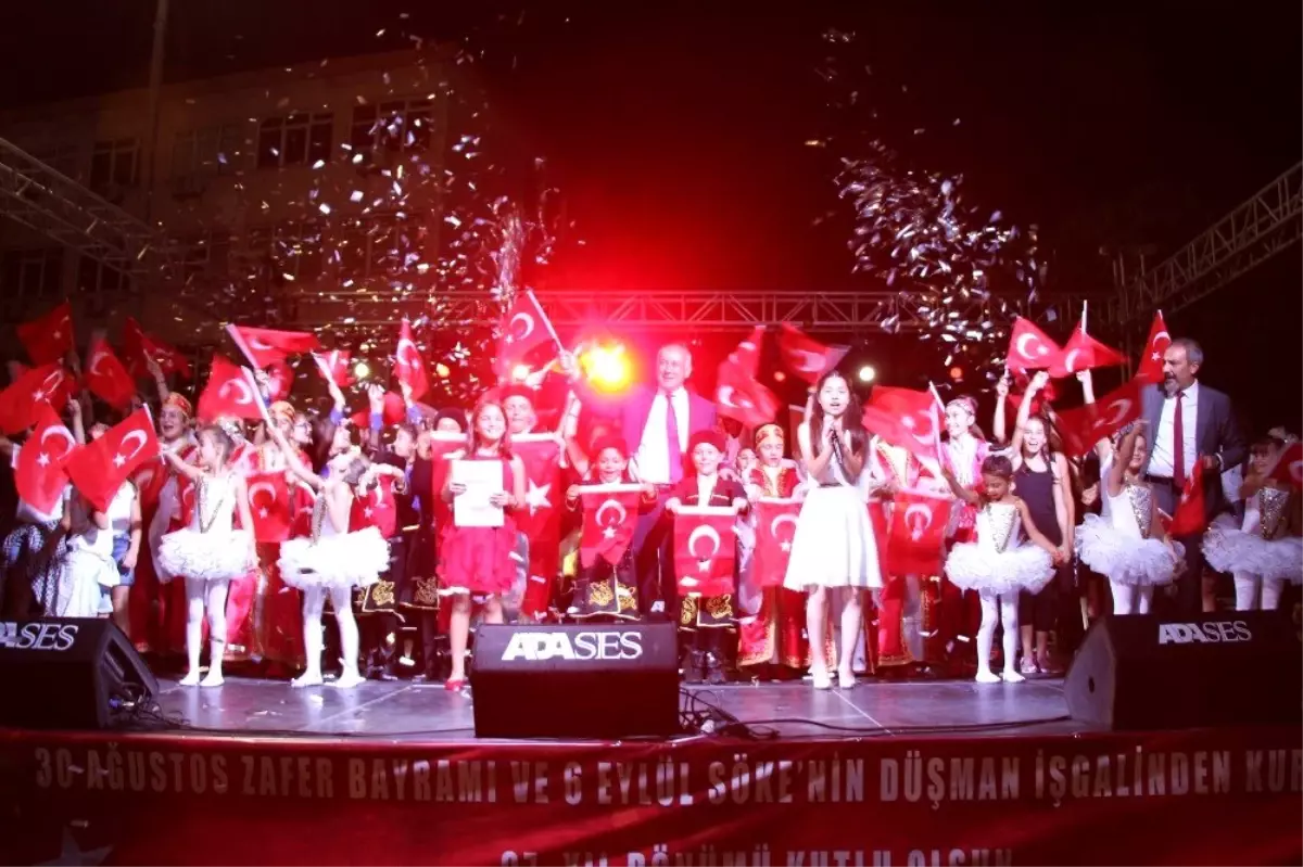 Söke\'de çocukların gösterileri 30 Ağustos\'a coşku kattı