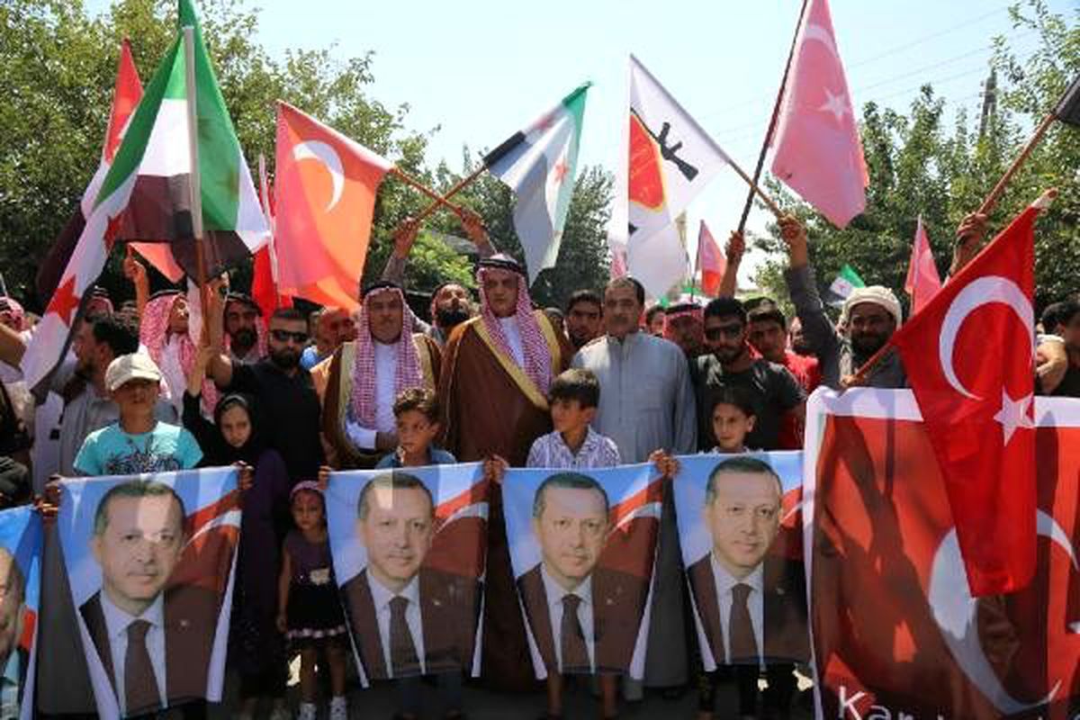 Suriye\'de türkiye\'ye teşekkür yürüyüşü