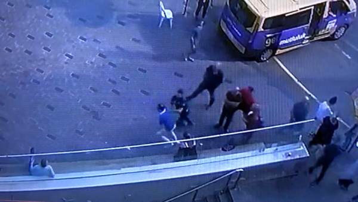 Taksim\'de dolandırıcıya polis çelmesi