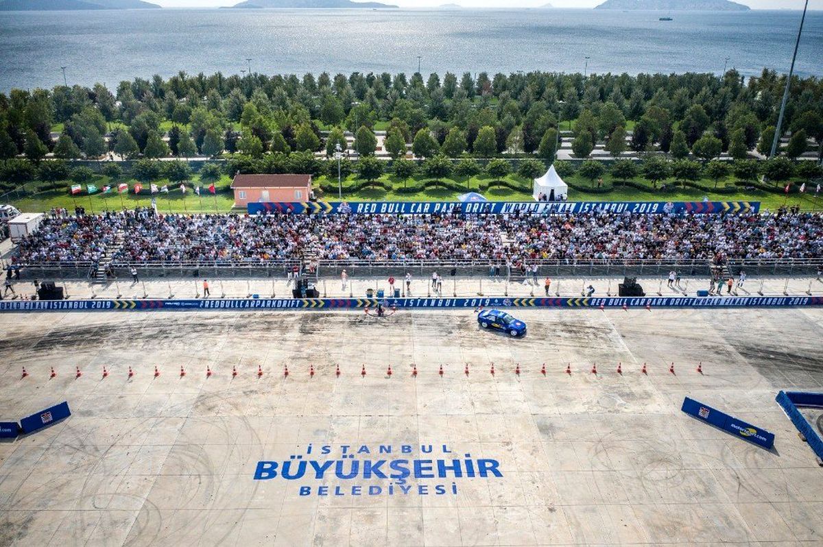 10 bin İstanbullu Red Bull Car Park Drift Dünya Finali\'ni izledi