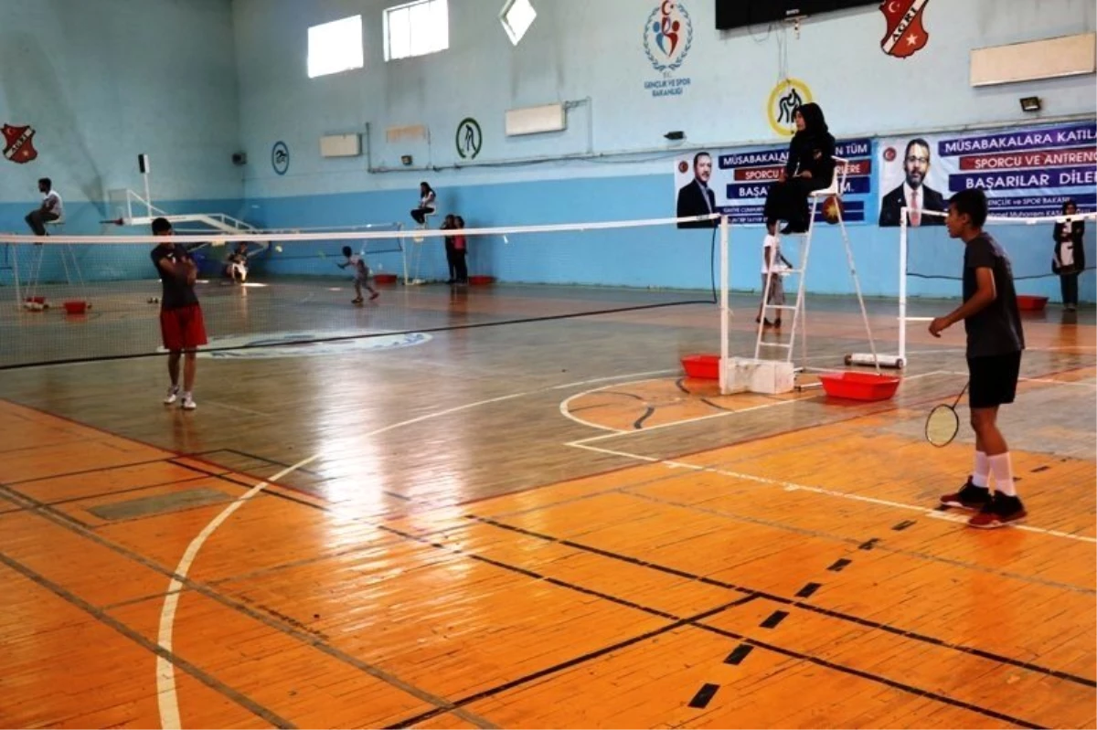 Ağrı\'da Zafer Bayramı Badminton Turnuvası düzenlendi