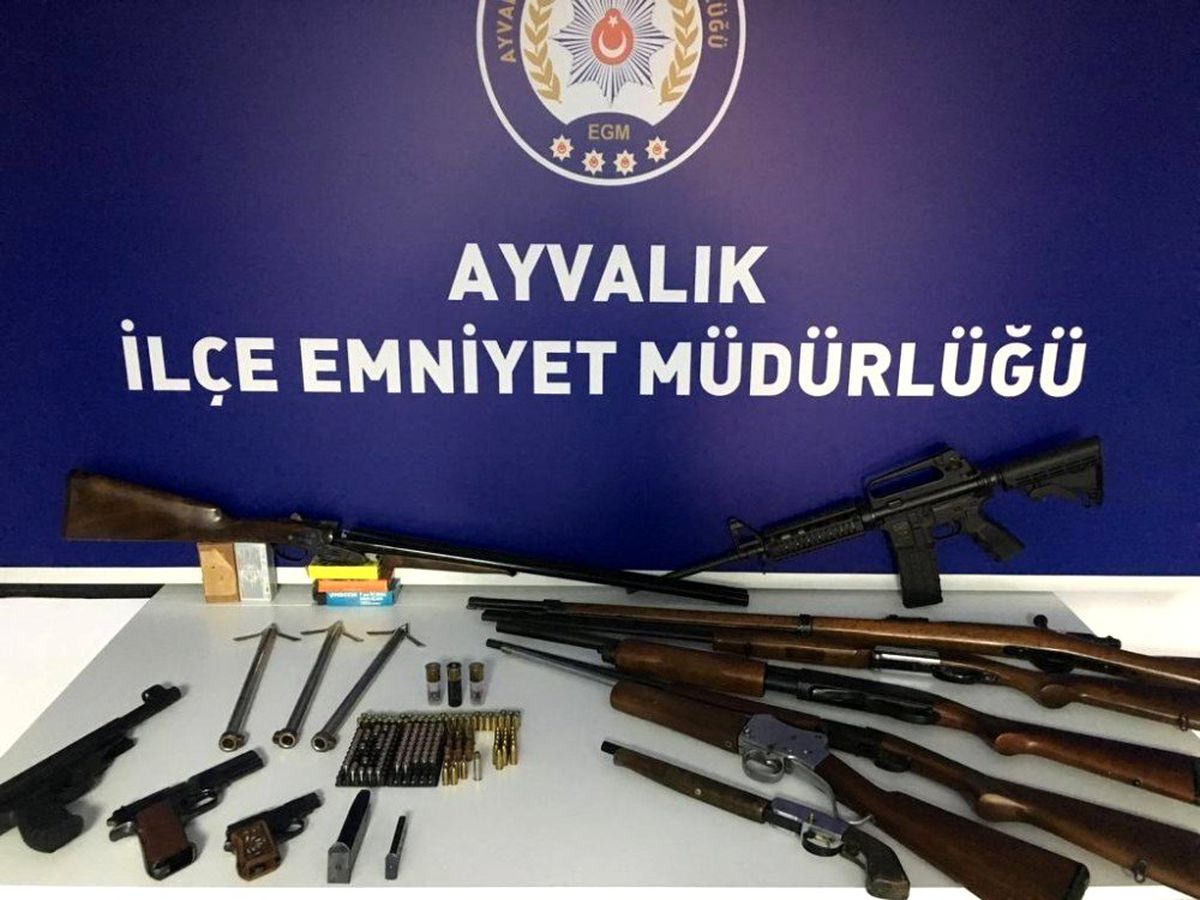 Ayvalık\'ta cephanelik gibi ev