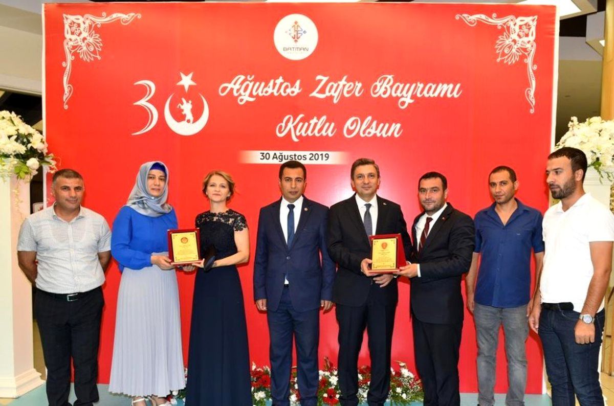 BAŞGAD Vali Hulusi Şahin\'e plaket verdi