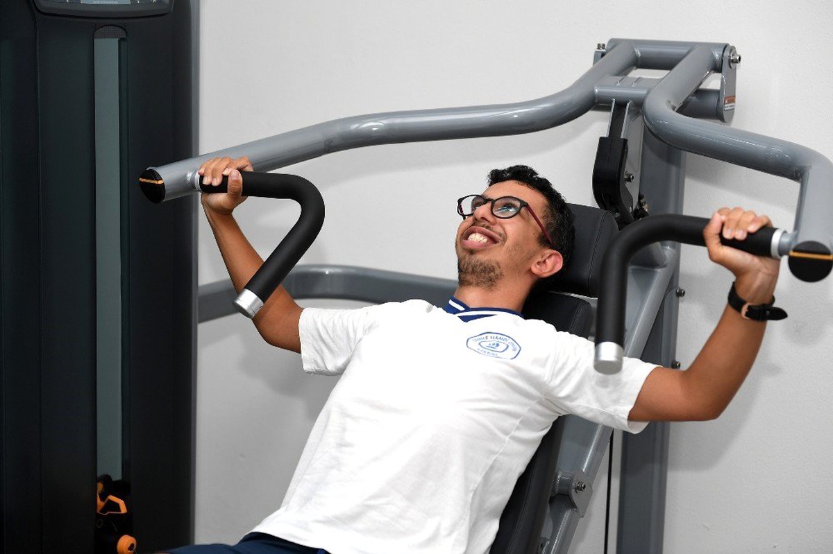 Engelli genç, fitness sayesinde yürüyüşünü düzeltti