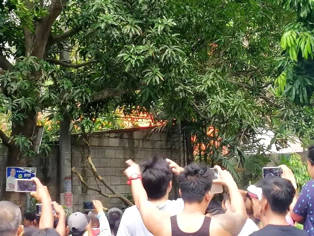 Filipinler\'de uçak düştü: 7 ölü
