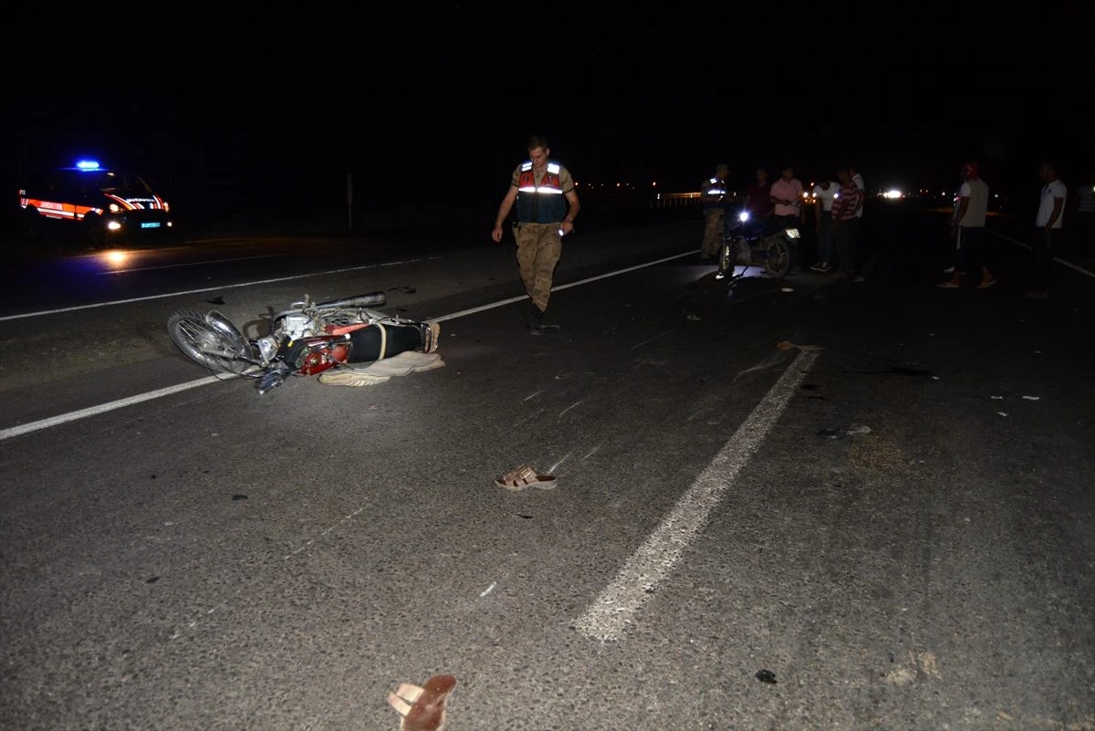 Gaziantep\'te iki motosiklet çarpıştı: 1 ölü, 4 yaralı