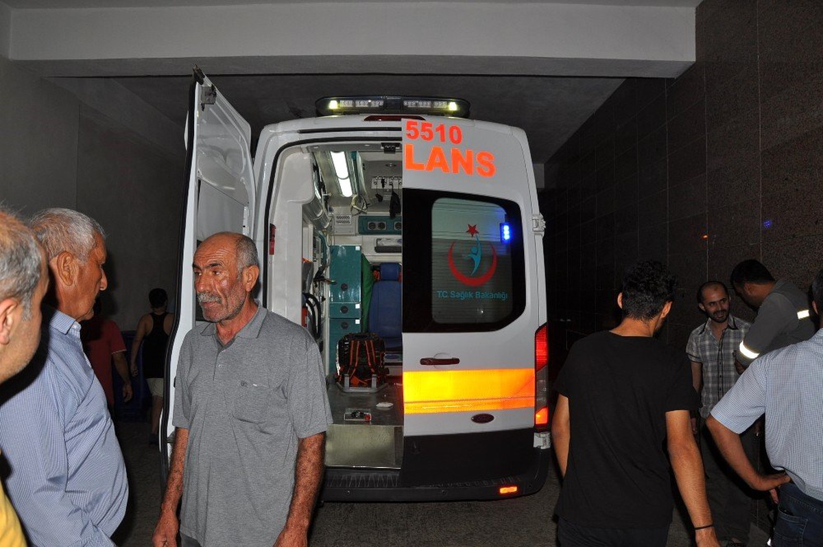 Gaziantep\'te iki motosiklet çarpıştı: 1 ölü, 4 yaralı