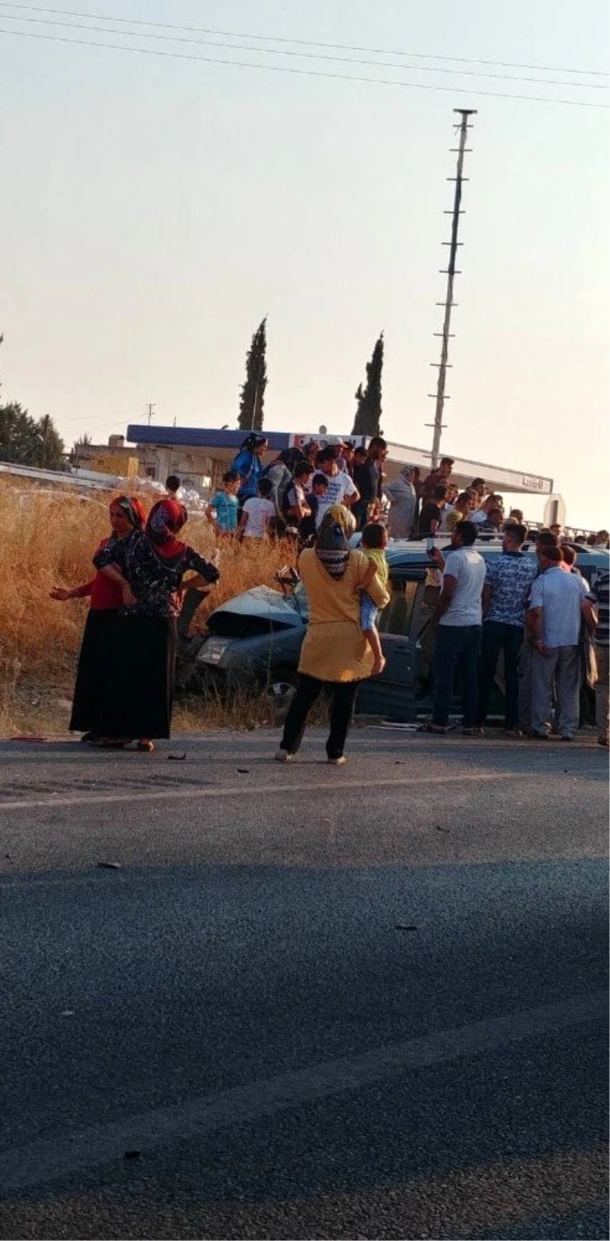 Gaziantep\'te otomobil ile hafif ticari araç çarpıştı: 1 ölü, 7 yaralı
