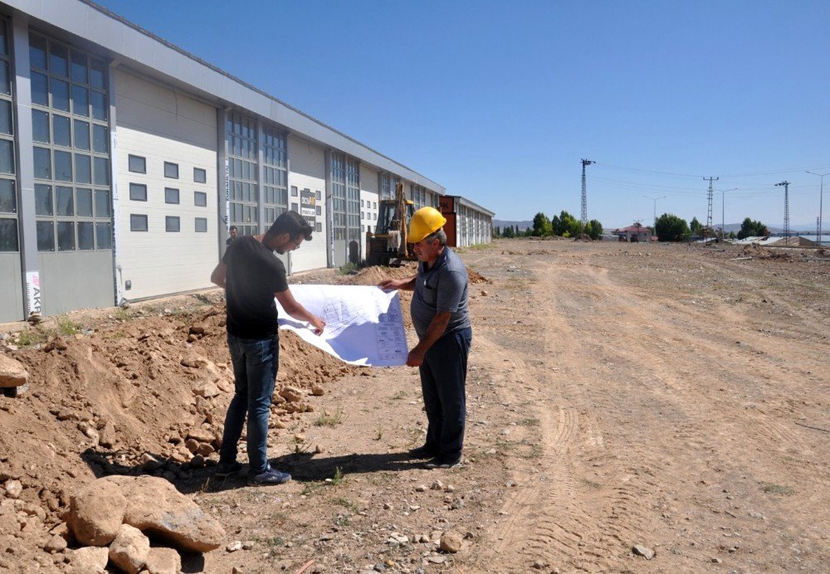 Karslı, Sanayi Sitesi Pasinler\'in kalkınmasında lokomotif olacak