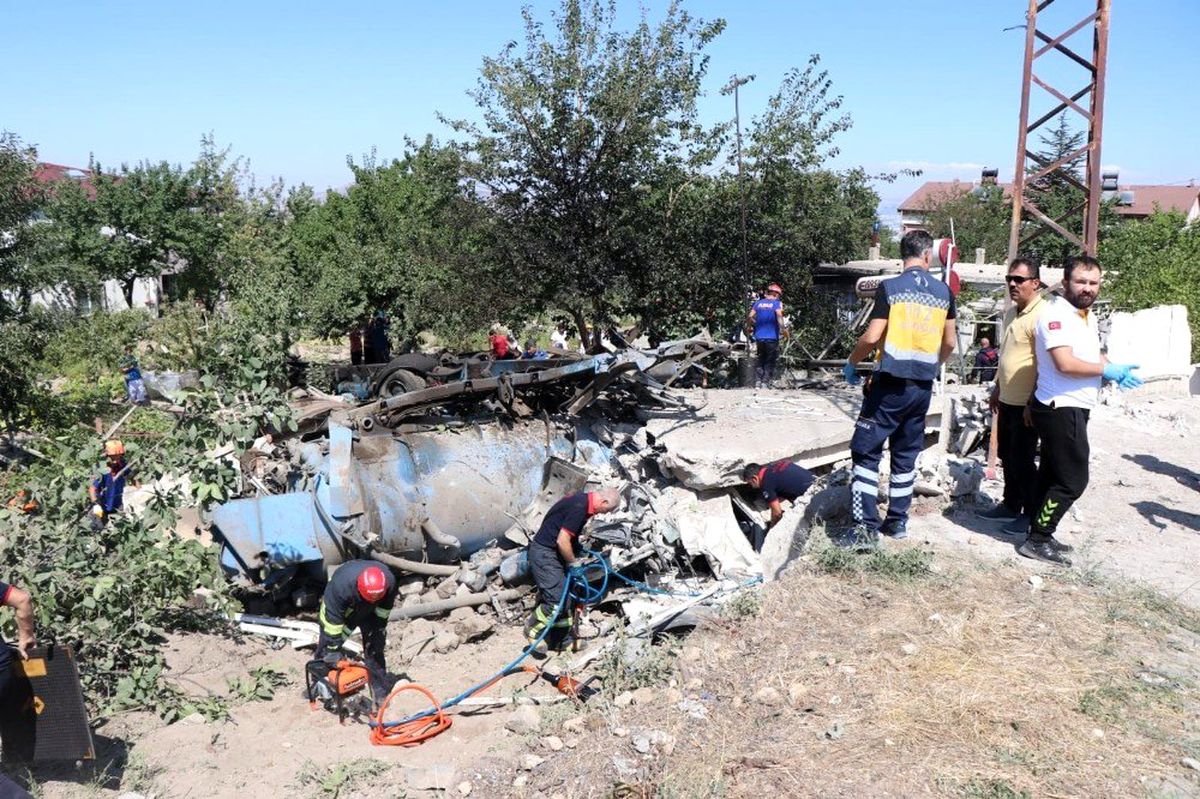 Kayseri\'deki enkazdan 1 kişi yaralı çıkarıldı