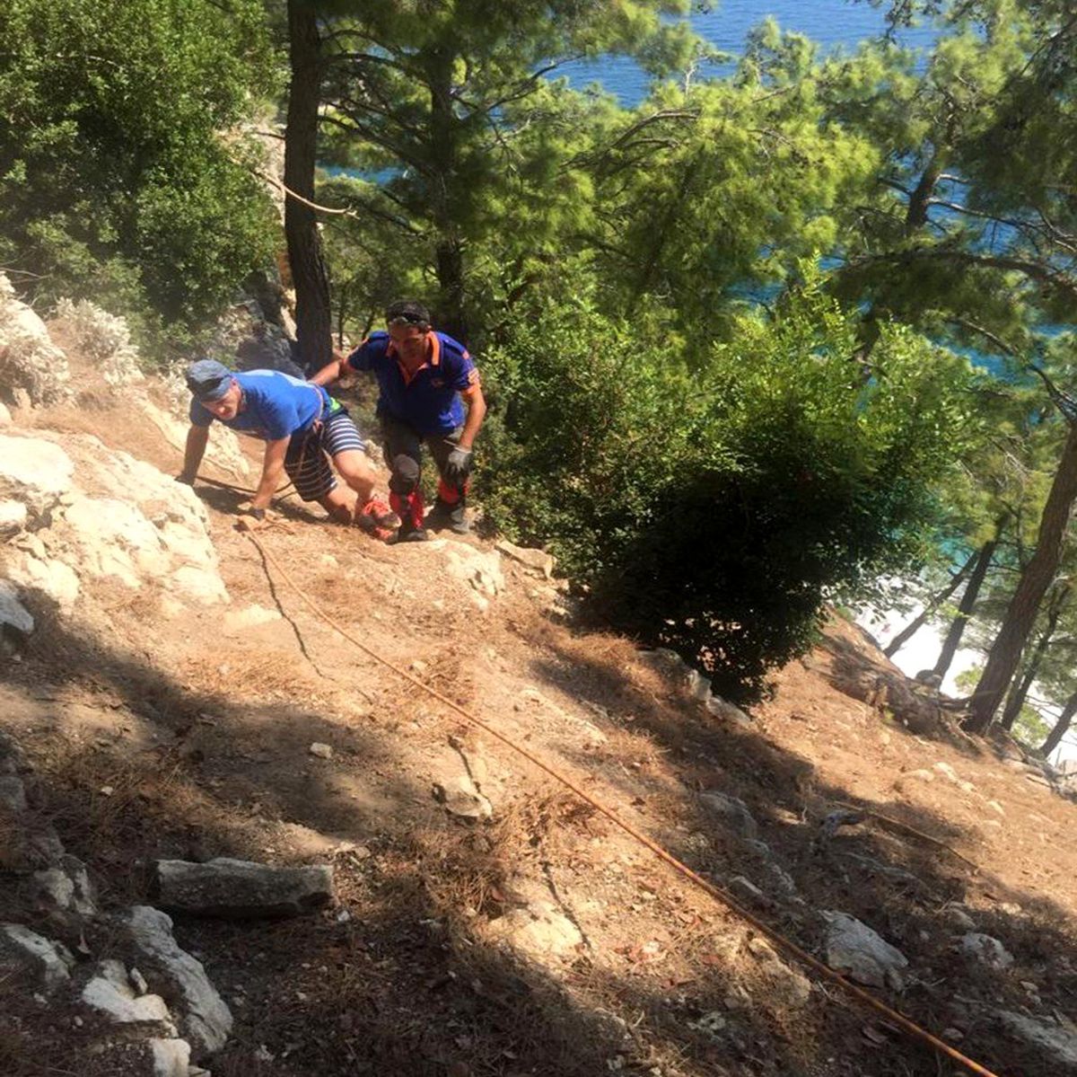 Mahsur kalan Rus turisti AFAD ekibi kurtardı