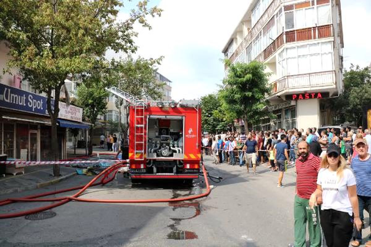 Maltepe\'de iş yeri alev alev yandı: 1 yaralı