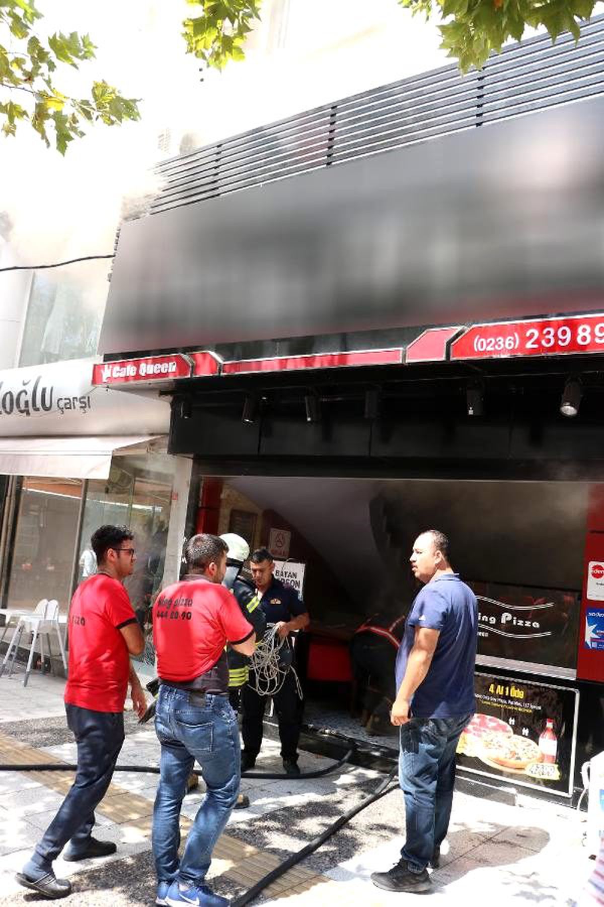 Manisa\'da pizzacıda korkutan yangın