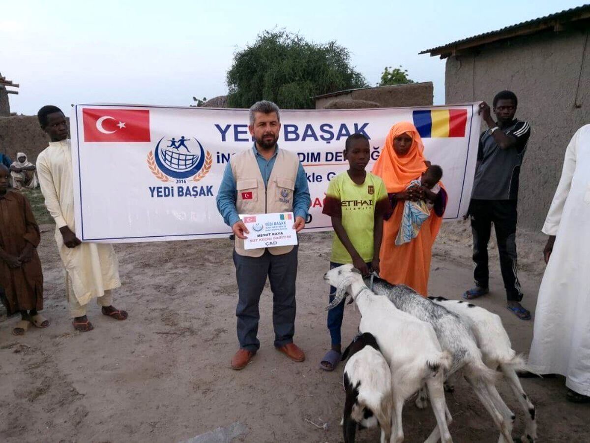 Yedi Başak İnsani Yardım Derneği\'nden Afrika\'da "Süt Keçisi Projesi"