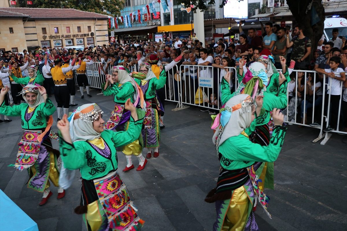 "Yedi Bölgede Yedi İklim Halk Oyunları Festivali"