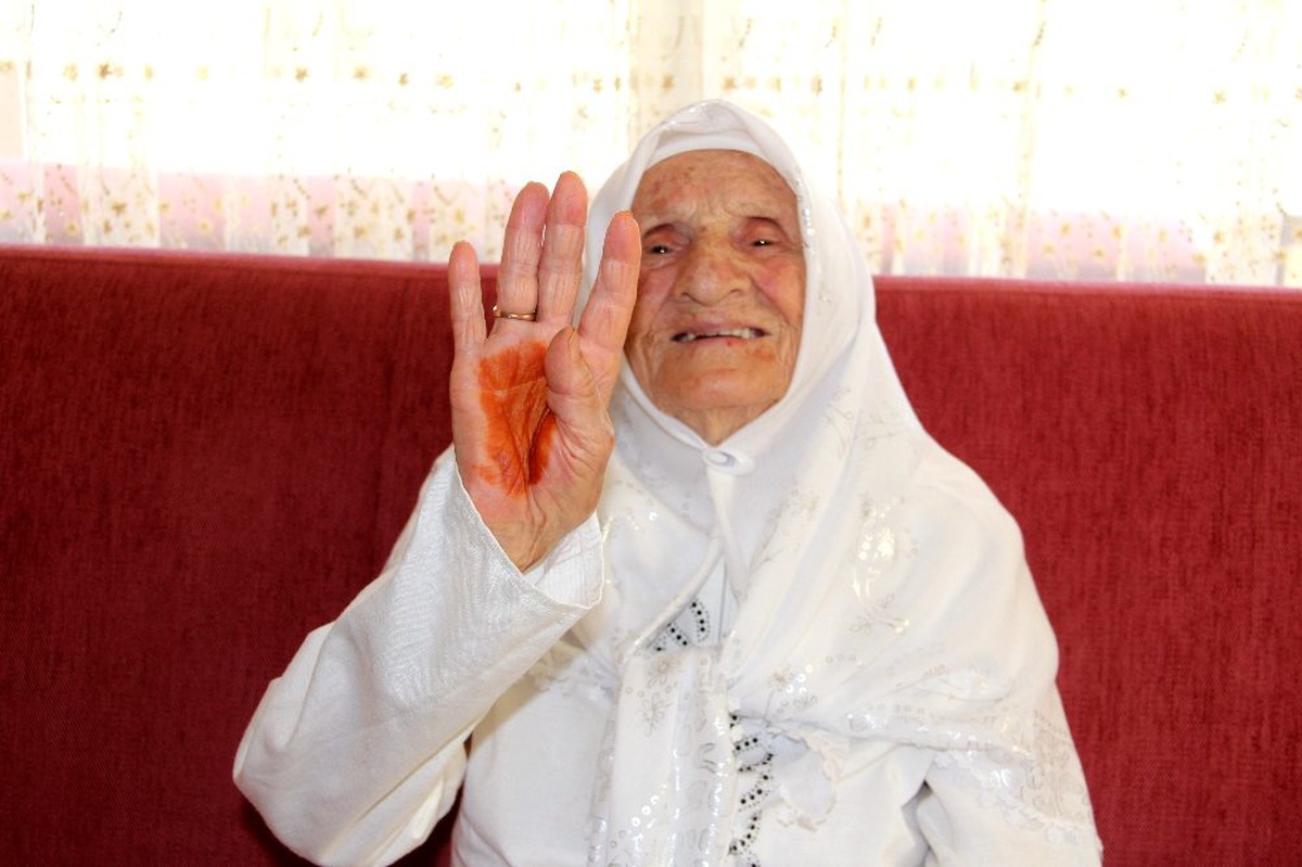 105 yaşında hacı oldu: Tek isteği Cumhurbaşkanı Erdoğan\'ı görmek