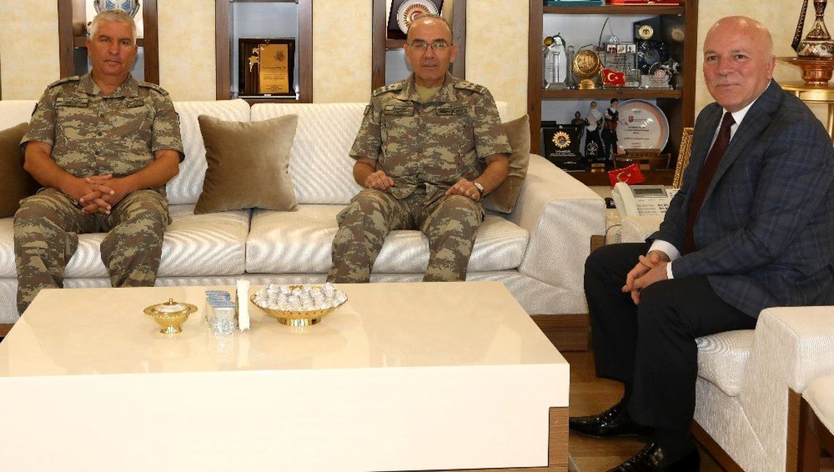 3. Ordu Komutanı Öngay Paşa\'dan Başkan Sekmen\'e ziyaret