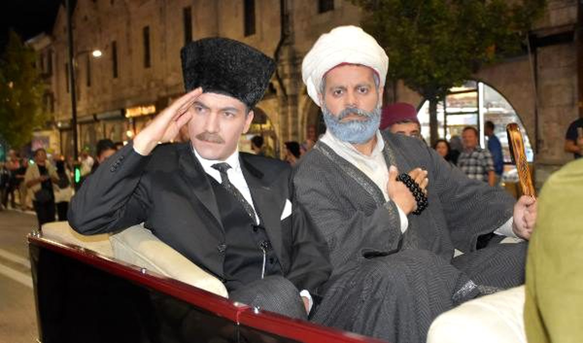 Atatürk\'ün sivas\'a gelişi \'temsili\' olarak canlandırıldı