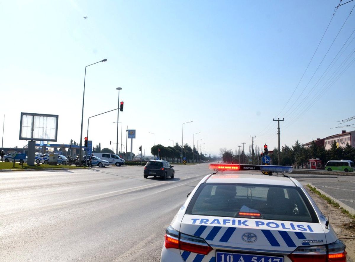 Balıkesir\'de polis alkol satış yerlerini denetledi