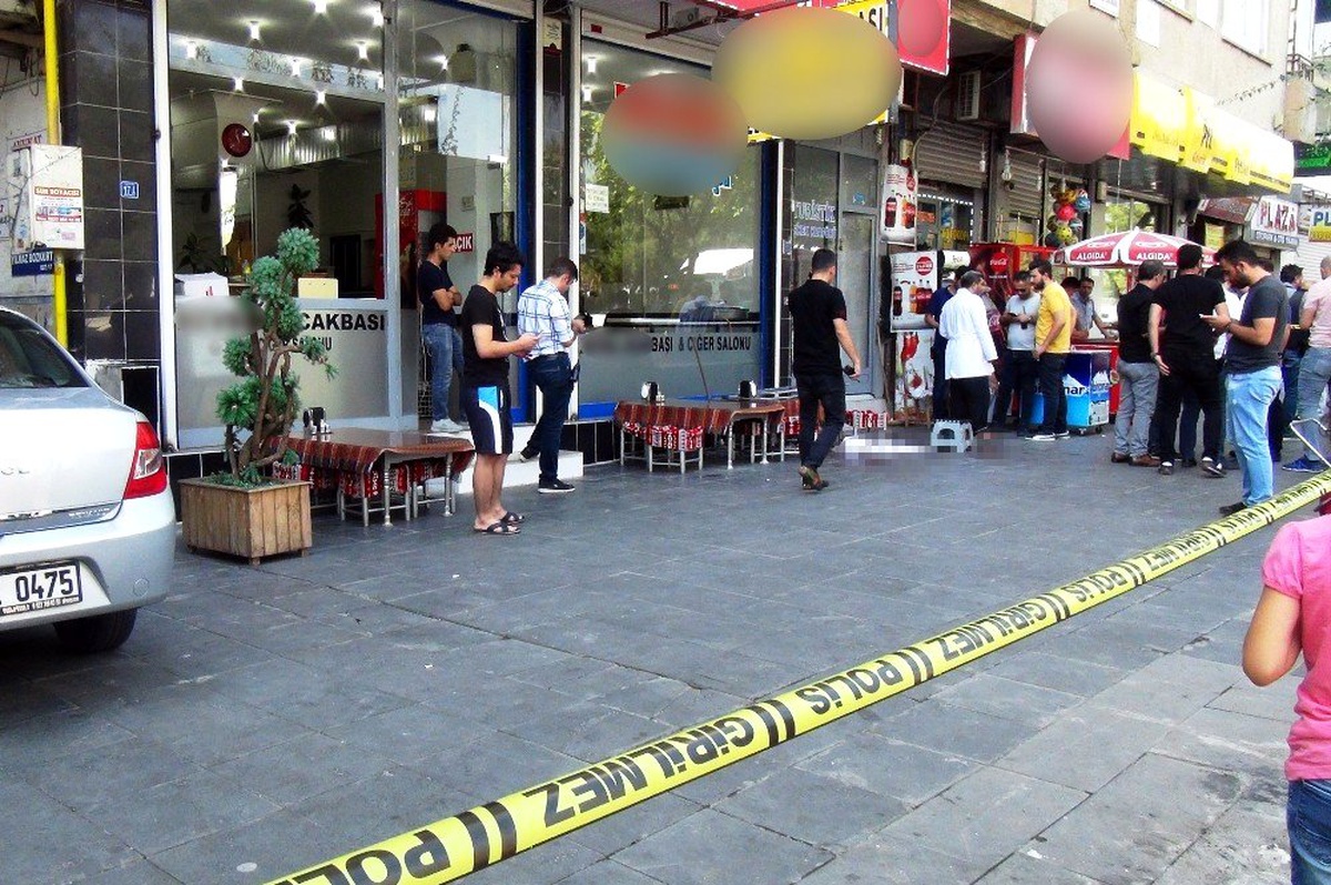 Diyarbakır\'da park kavgasında kan aktı: 1 ağır yaralı